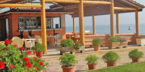  Seafront Apartments  Кавос